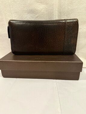 Gucci Mistral GG Signature Continental Wallet In A Spectacular Chocolate Leather
